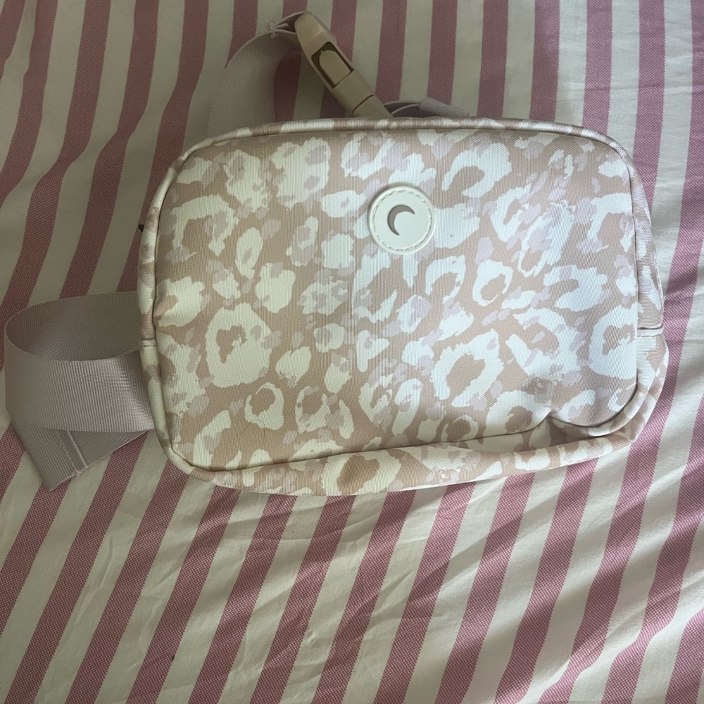 Zyia active Elegant Cream Leopard waist Bag
